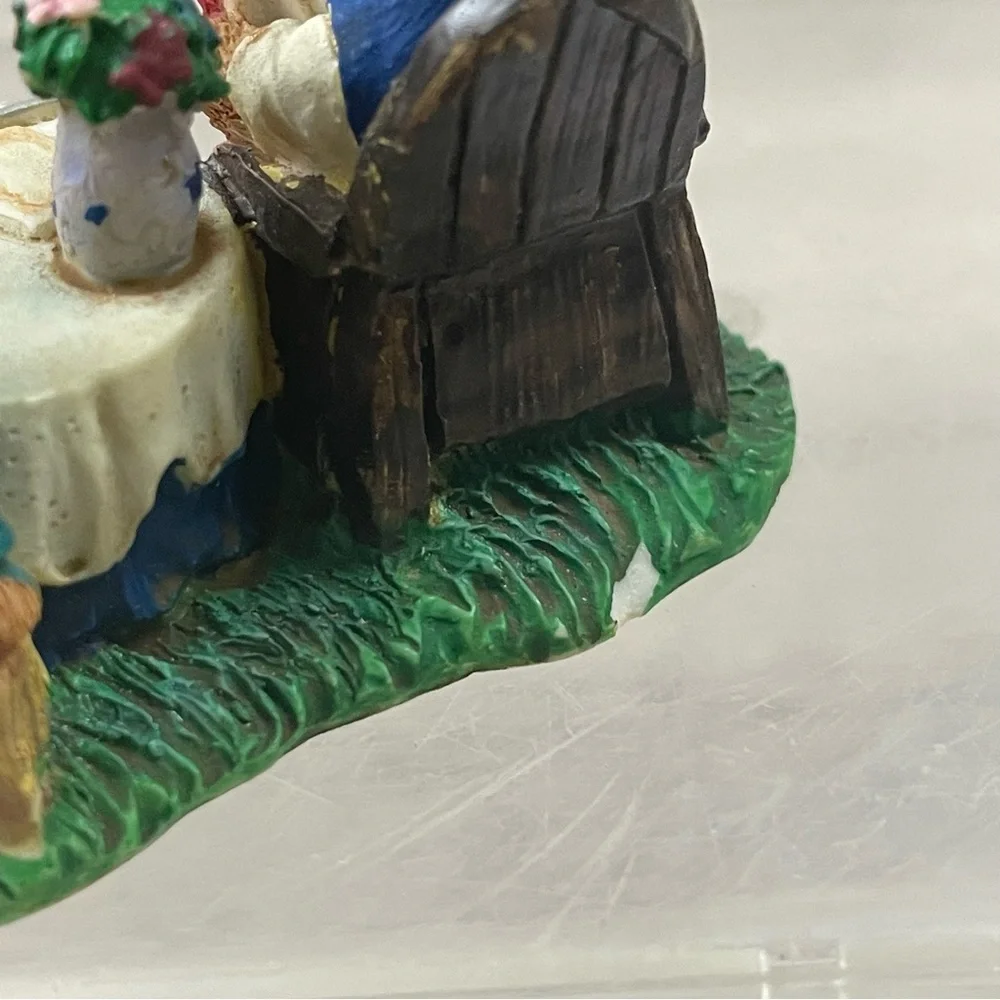 Russ Teddy Town Bear Dinner Time Lunch Served #13926 Resin Figurine